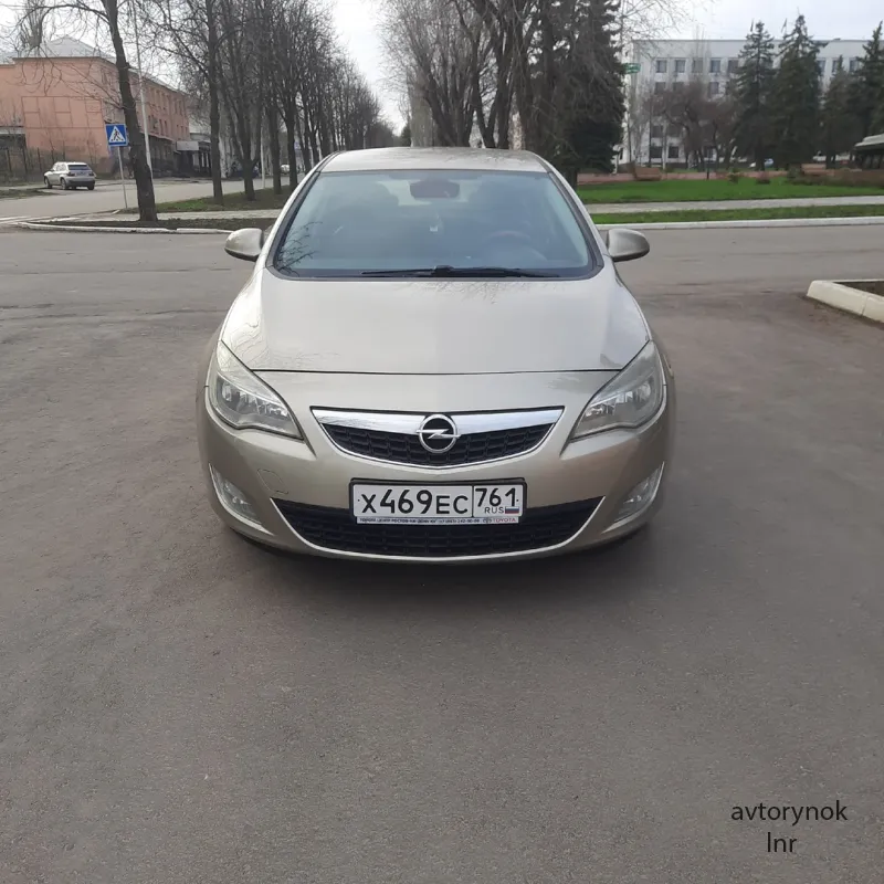 Продам Опель Астра j 2011года