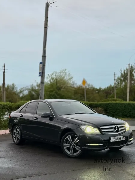 MERCEDES-BENZ C180 W204