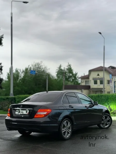 MERCEDES-BENZ C180 W204