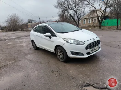 Продам FORD FIESTA 2016 год