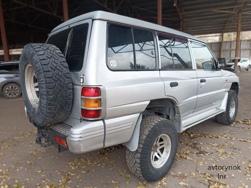 Продам Митсубиси Pajero 2002 г.