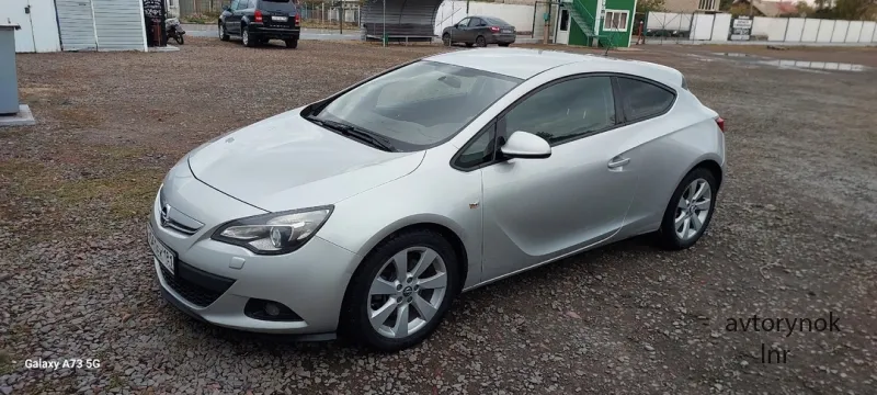 Опель Астра GTC 2013г