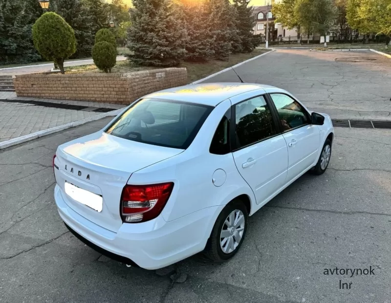 Продаю Lada Granta FL 2020 года
