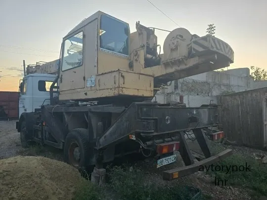 Продам автокран 2007 года
