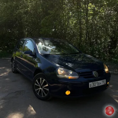 Volkswagen Golf V (2004)