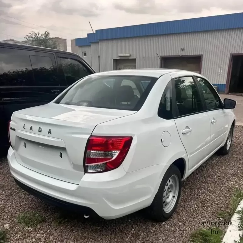 Lada Granta Новая Год выпуска: 2024